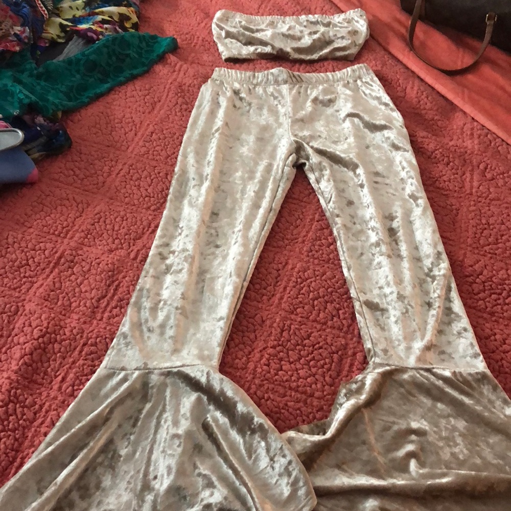 VELVET CHAMPAGNE COLORED SET